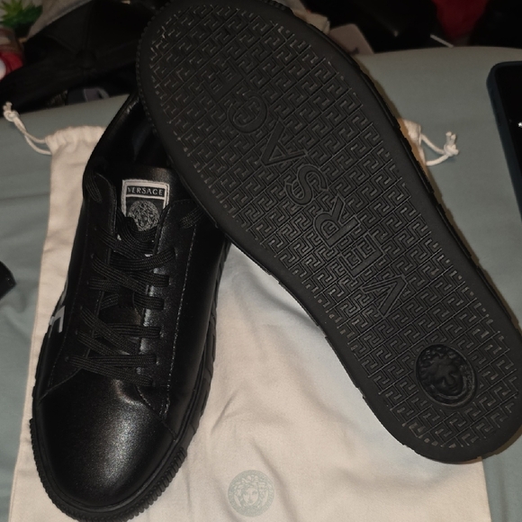 Versace Black and White Men's Sneakers - Picture 2 of 3